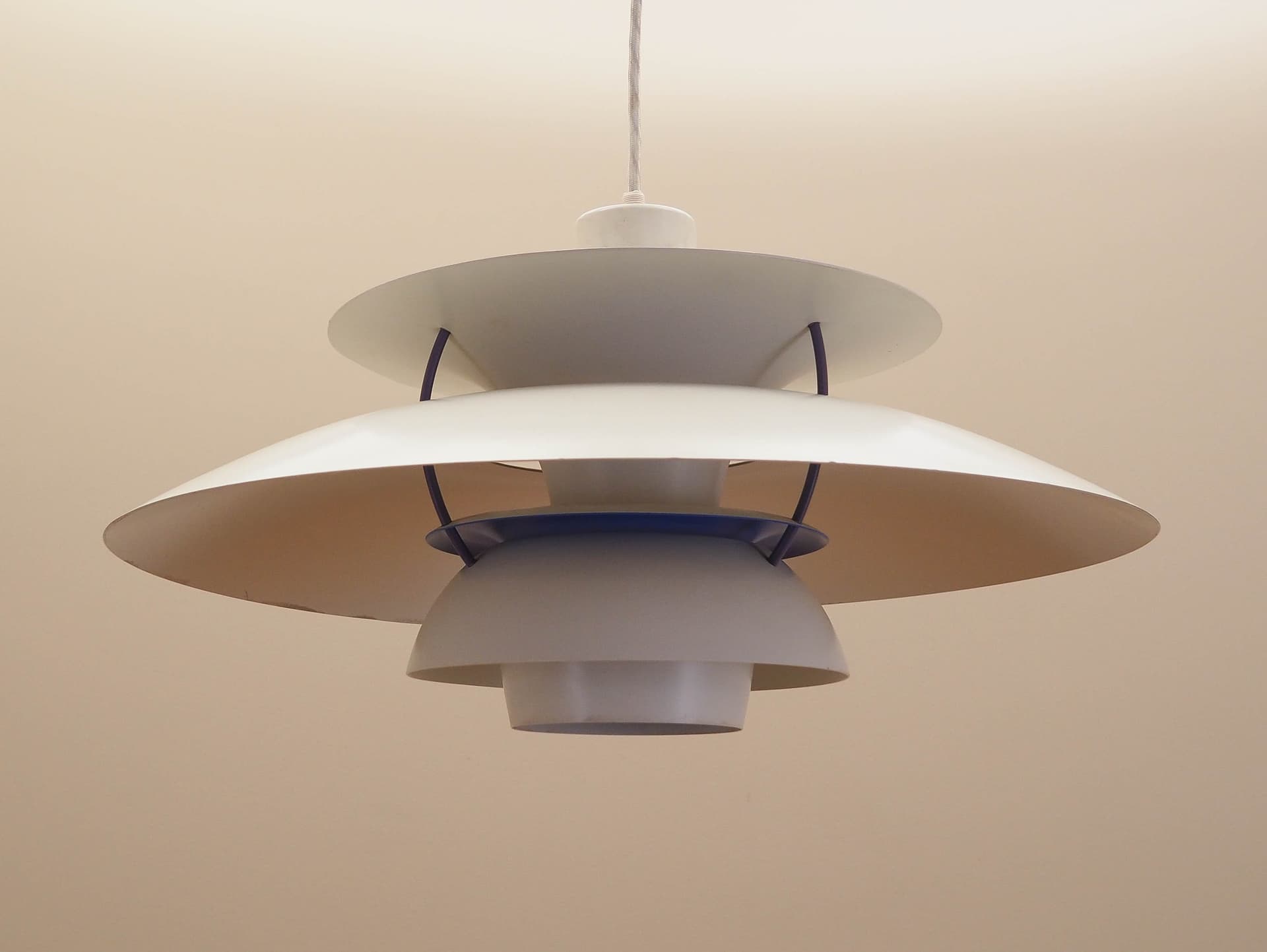 Pendant lamp PH5, ivory white metal, Louis Poulsen, Denmark, 1970s. - 191123