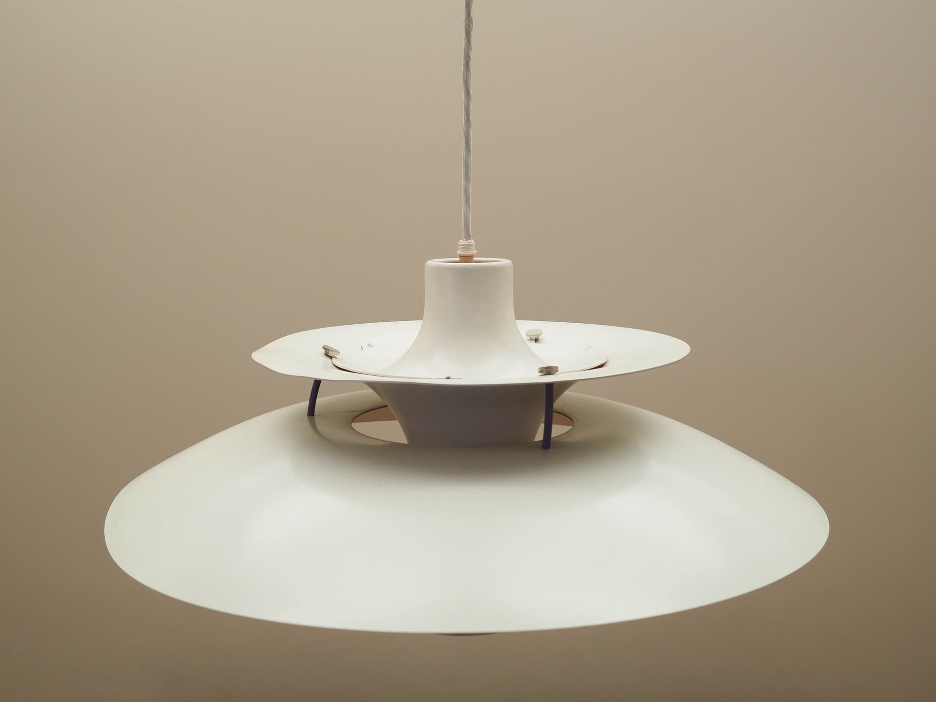 Pendant lamp PH5, ivory white metal, Louis Poulsen, Denmark, 1970s. - 191132