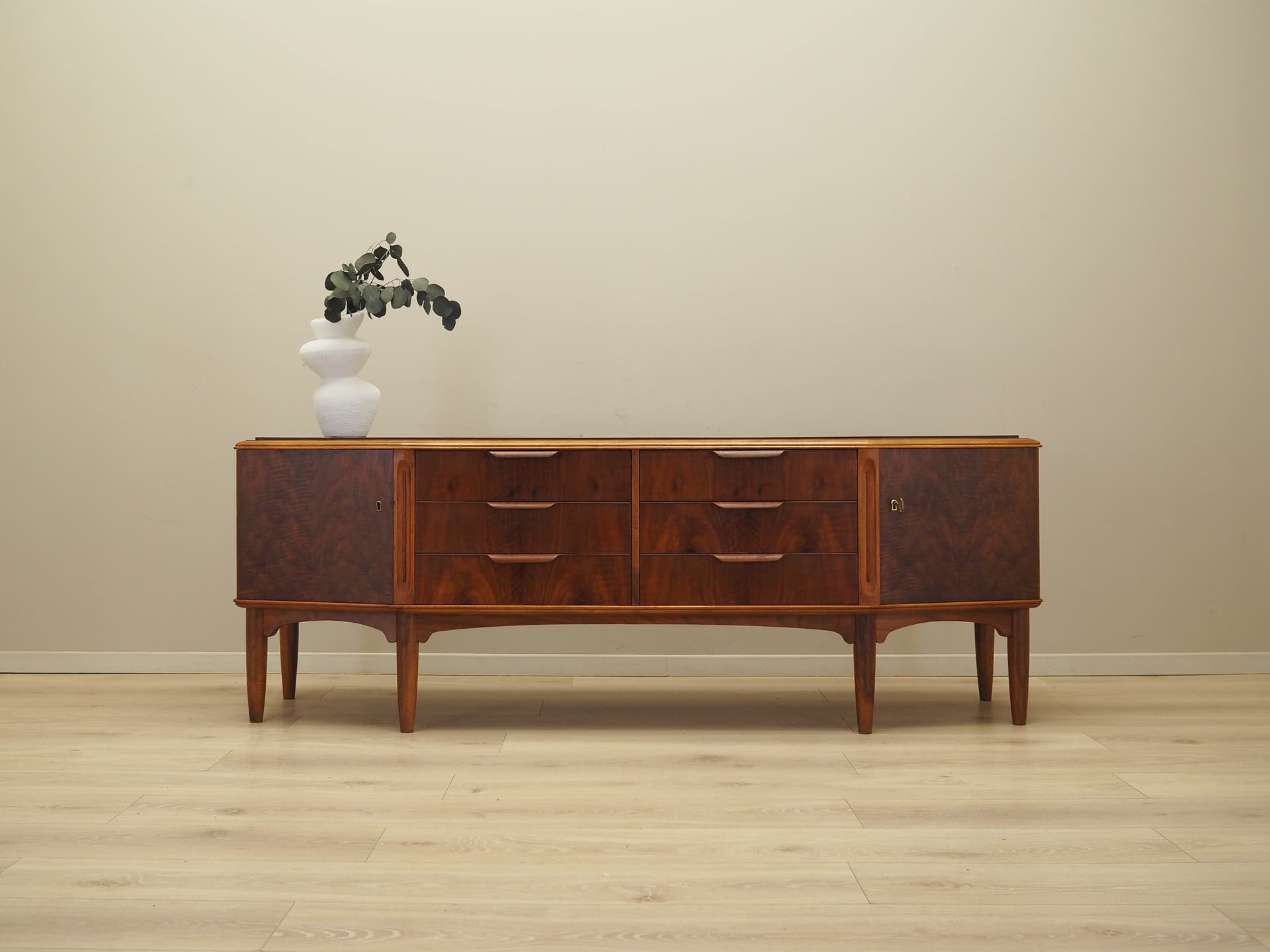 Sideboard, orzech ciemny, Dania, lata 60. - 191165
