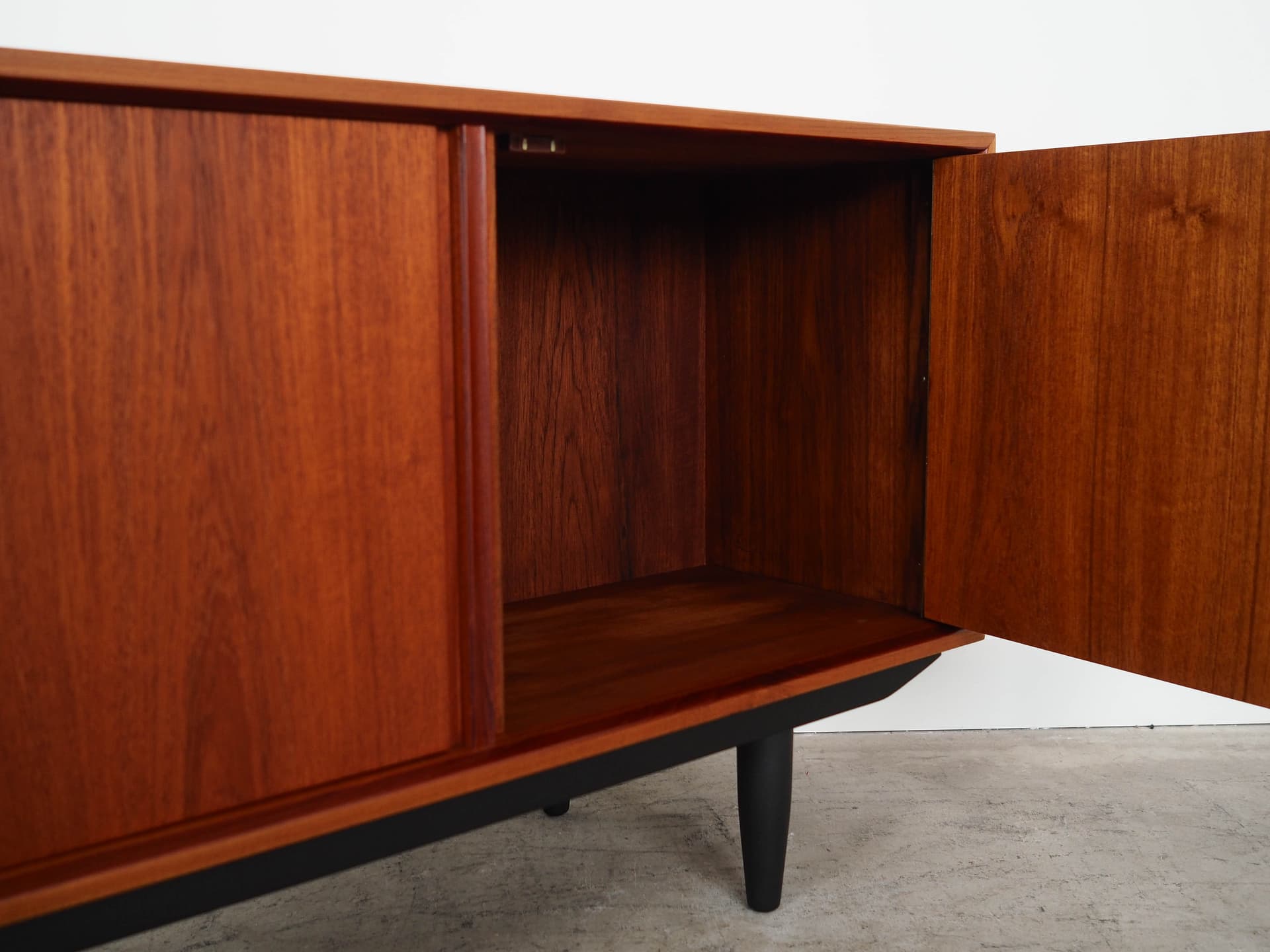 Sideboard, teak brązowy jasny, Dania, lata 60. - 191285