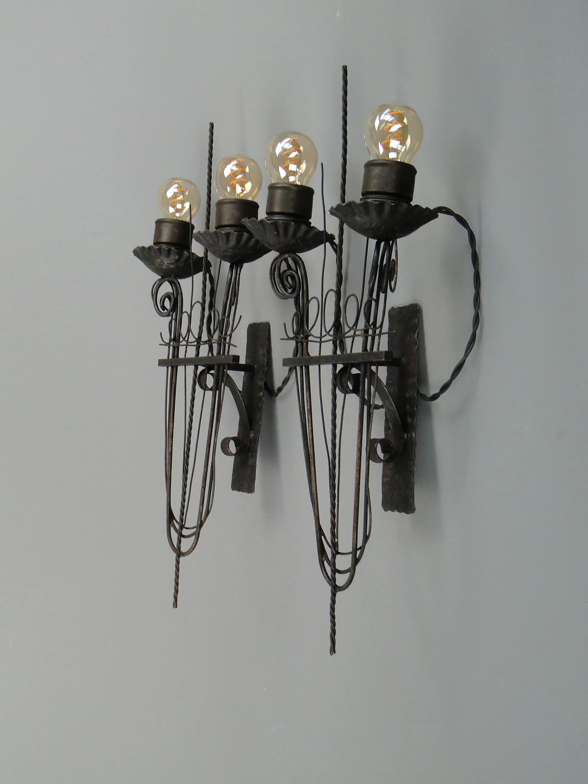 Para kinkietów, metaloplastyka, stal czarna, Polska, lata 60. - 13375