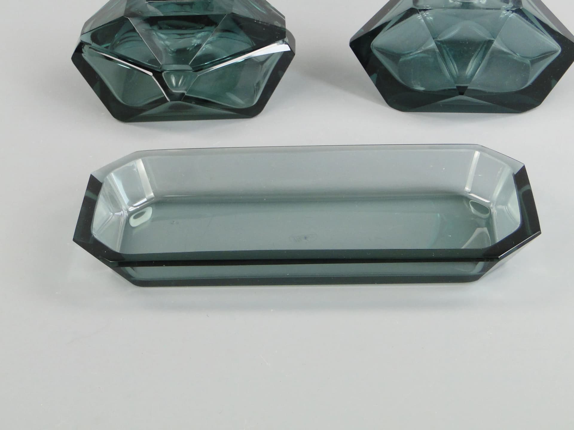 Vanity set Art Deco, grey crystal, Ludwik Moser & Sohne, Czechoslovakia, 1930s. - 13347