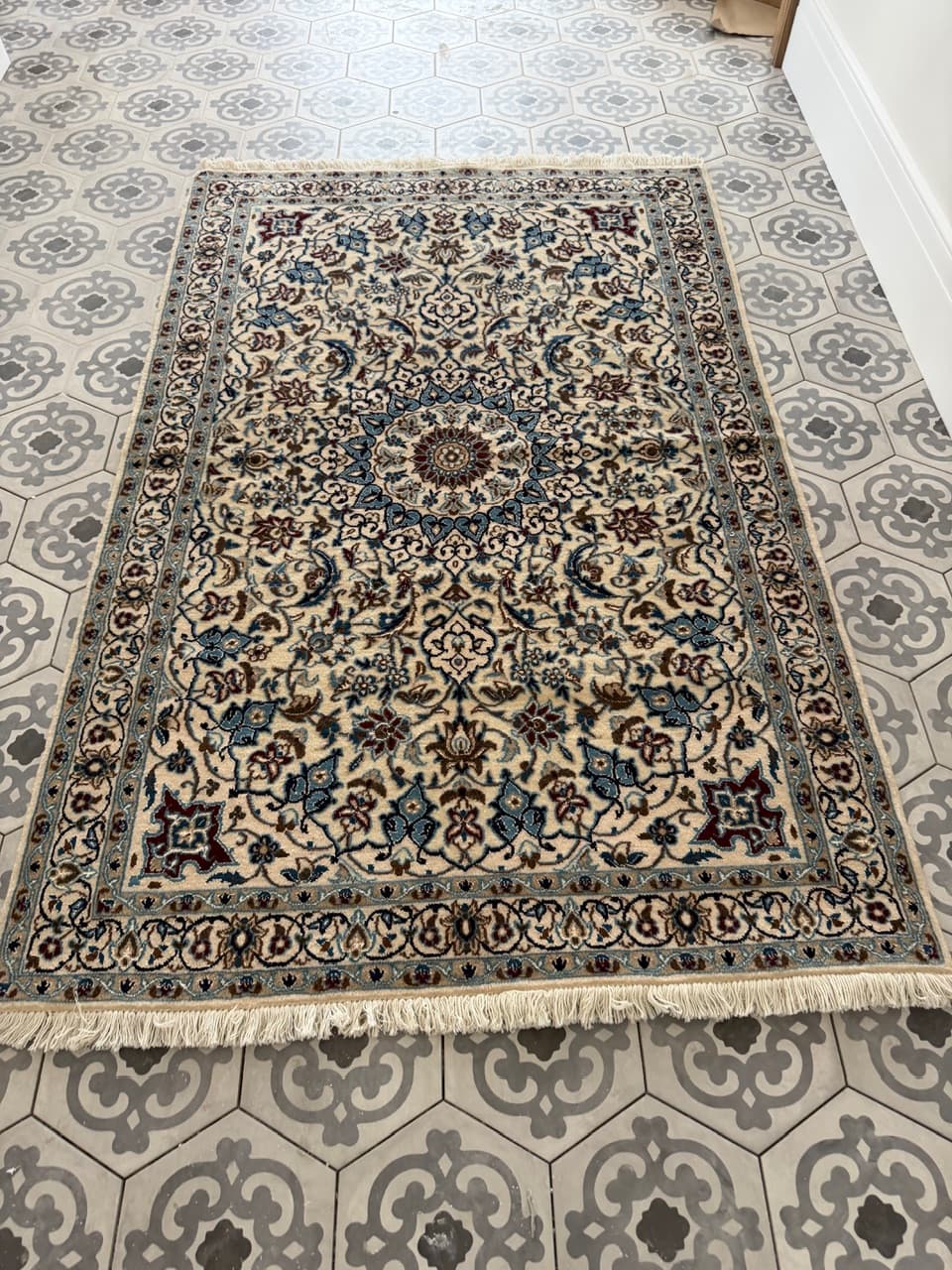 Persian rug Nain 180x115 cm, ivory, wool silk, Iran - 191755