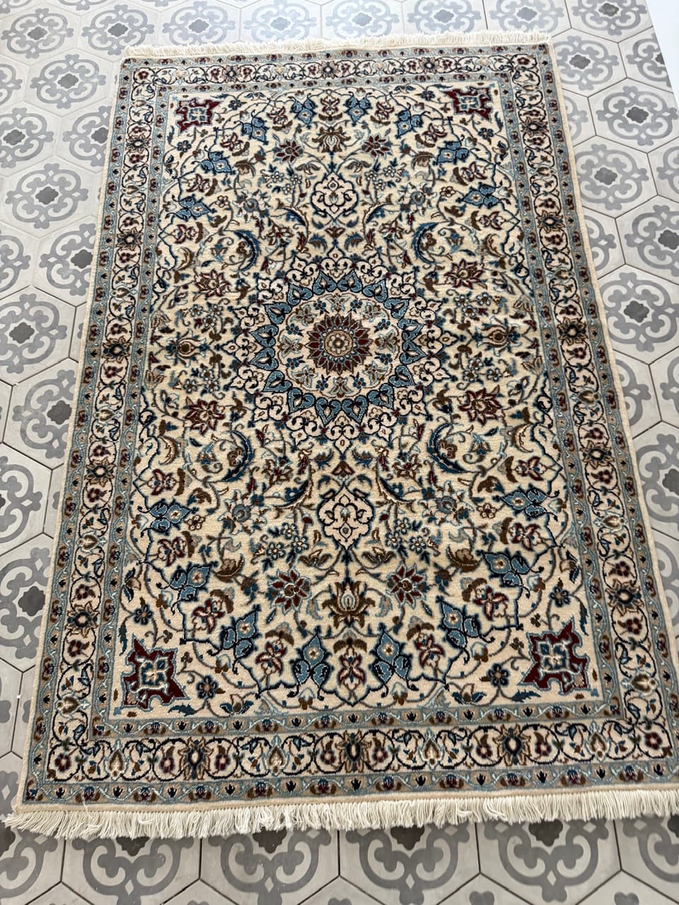 Persian rug Nain 180x115 cm, ivory, wool silk, Iran - 191761