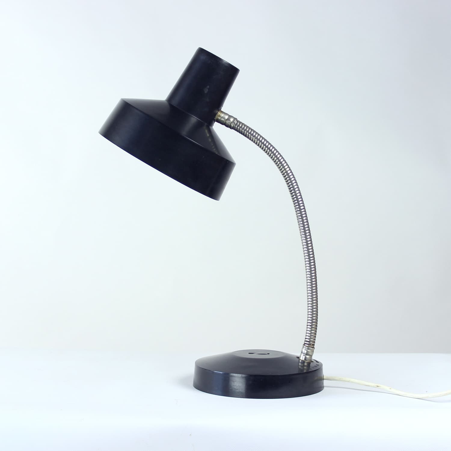 Lampa stołowa, bakelit czarny, Elektrosvit, Czechosłowacja, lata 50. - 191795