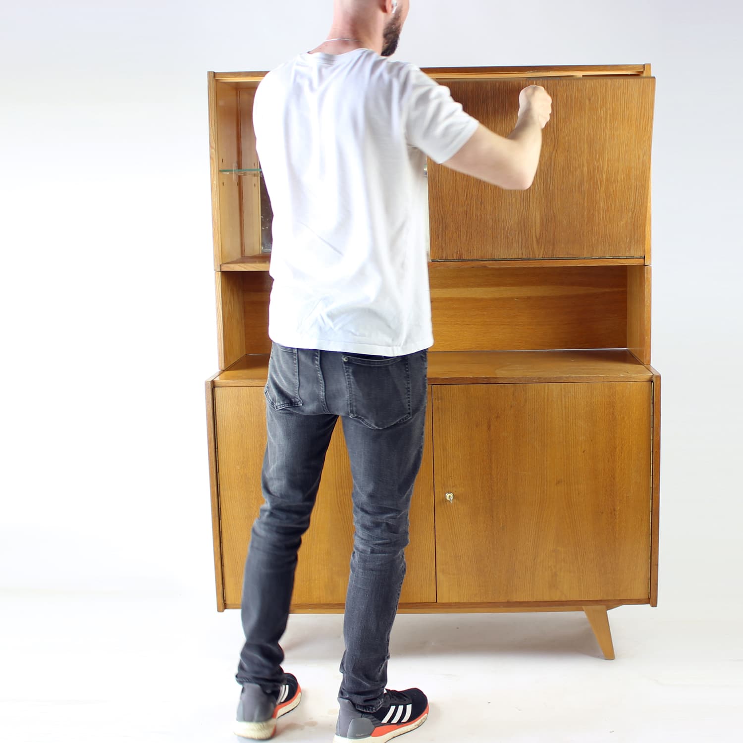 Komoda barowa U 460, dąb jasnobrązowy, proj. J. Jiroutek, Interier Praha, Czechosłowacja, lata 60. - 191806