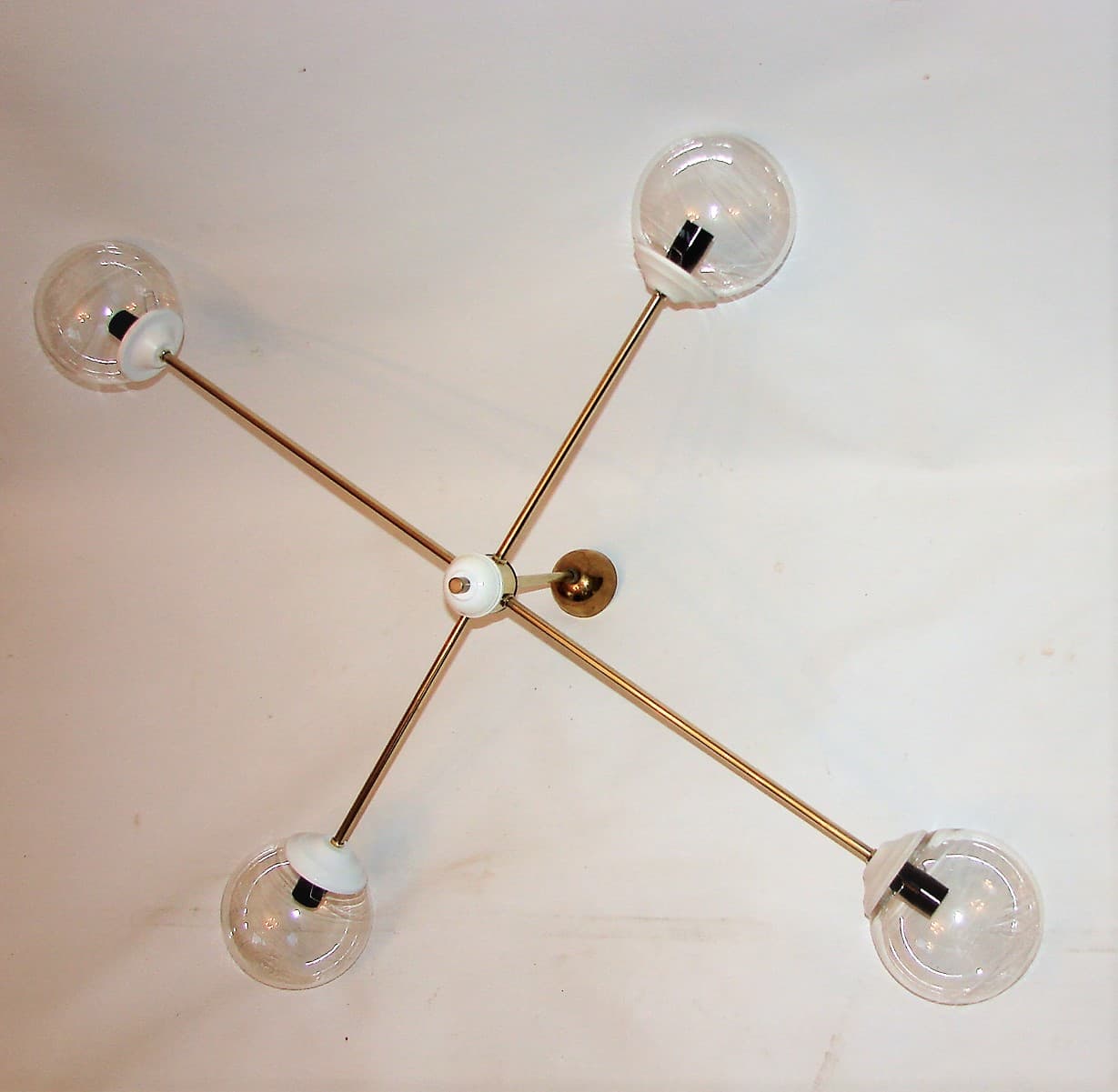 Minimalistyczny żyrandol mid-century, metal, mosiądz, lata 60. - 191854