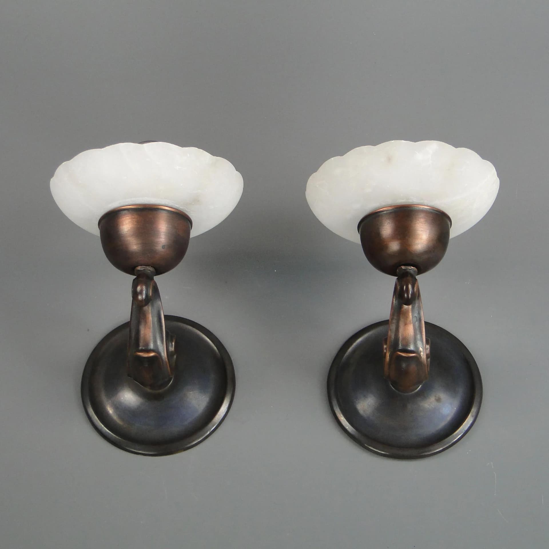 Mosiężno-alabastrowa para kinkietów art déco, Polska, lata 20. - 13322