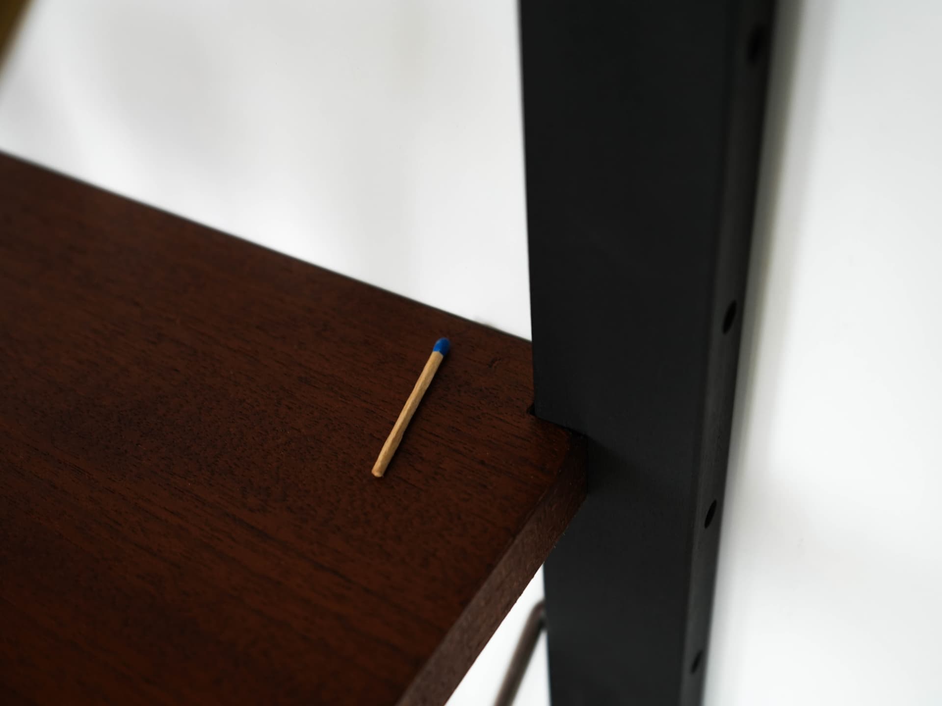 Regał systemowy, tek brązowy, metal czarny, szkło, Dania, lata 60. - 192534