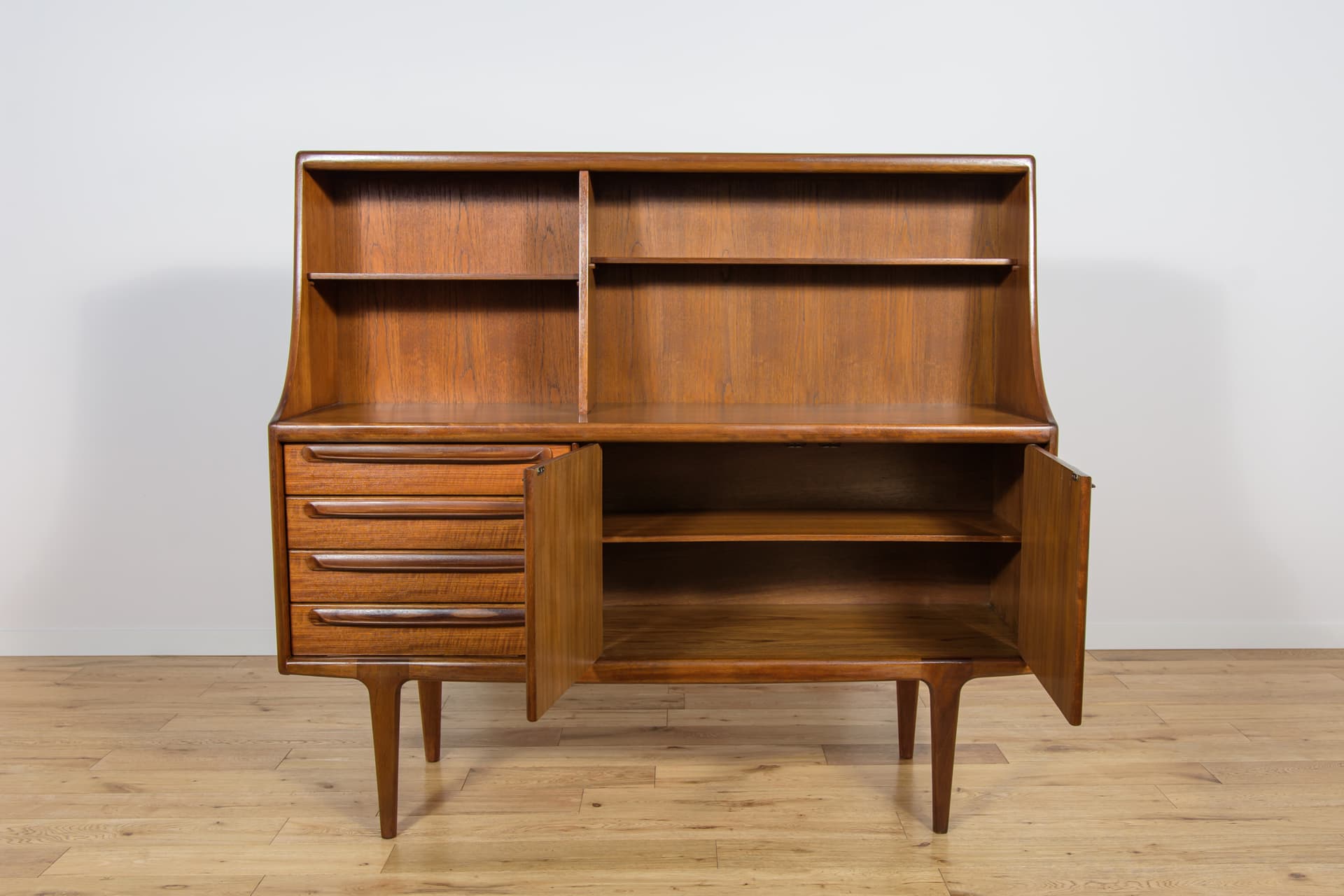 Komoda highboard, teak brązowy, proj. J. Herbert, A. Younger Ltd, Wielka Brytania, lata 60. - 193397