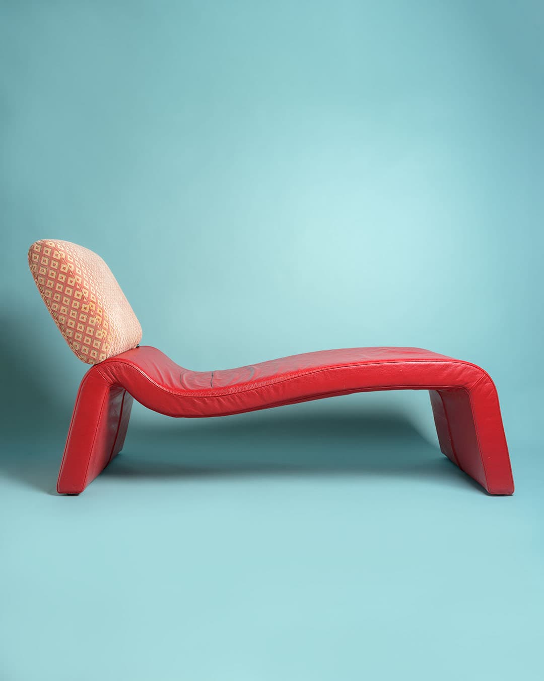 Chaise longue, red natural leather, COR, Germany, 1980s. - 193473