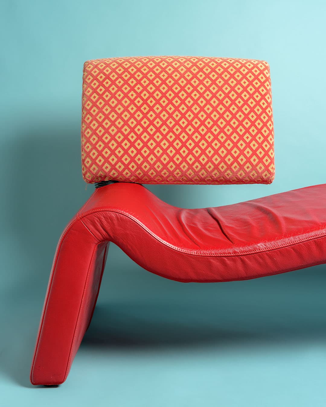 Chaise longue, red natural leather, COR, Germany, 1980s. - 193477