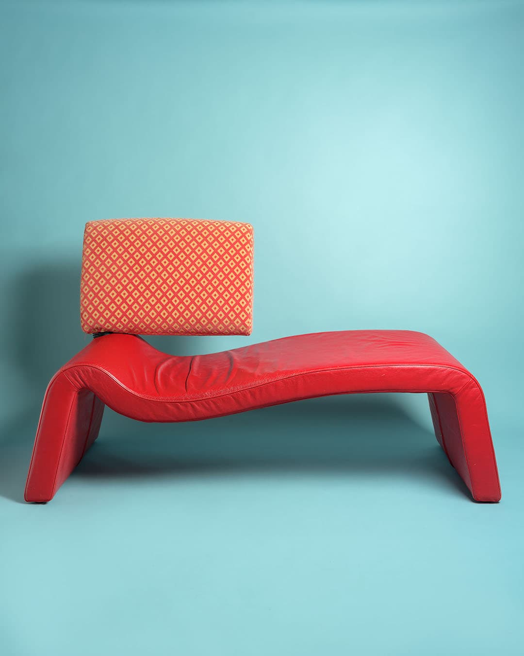 Chaise longue, red natural leather, COR, Germany, 1980s. - 193475