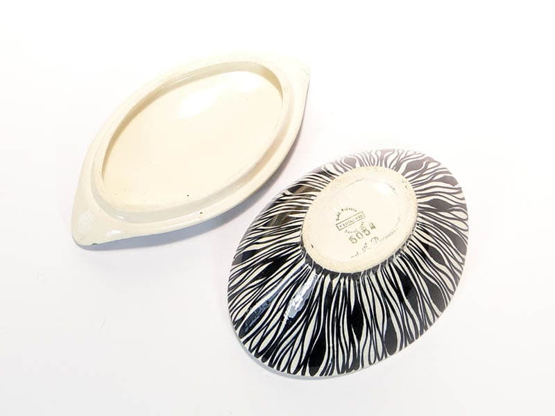 Bonbonniere, model 5054, white ceramics, hand-painted by A. Piwowarska, Włocławek, Poland, 1950s - 193630