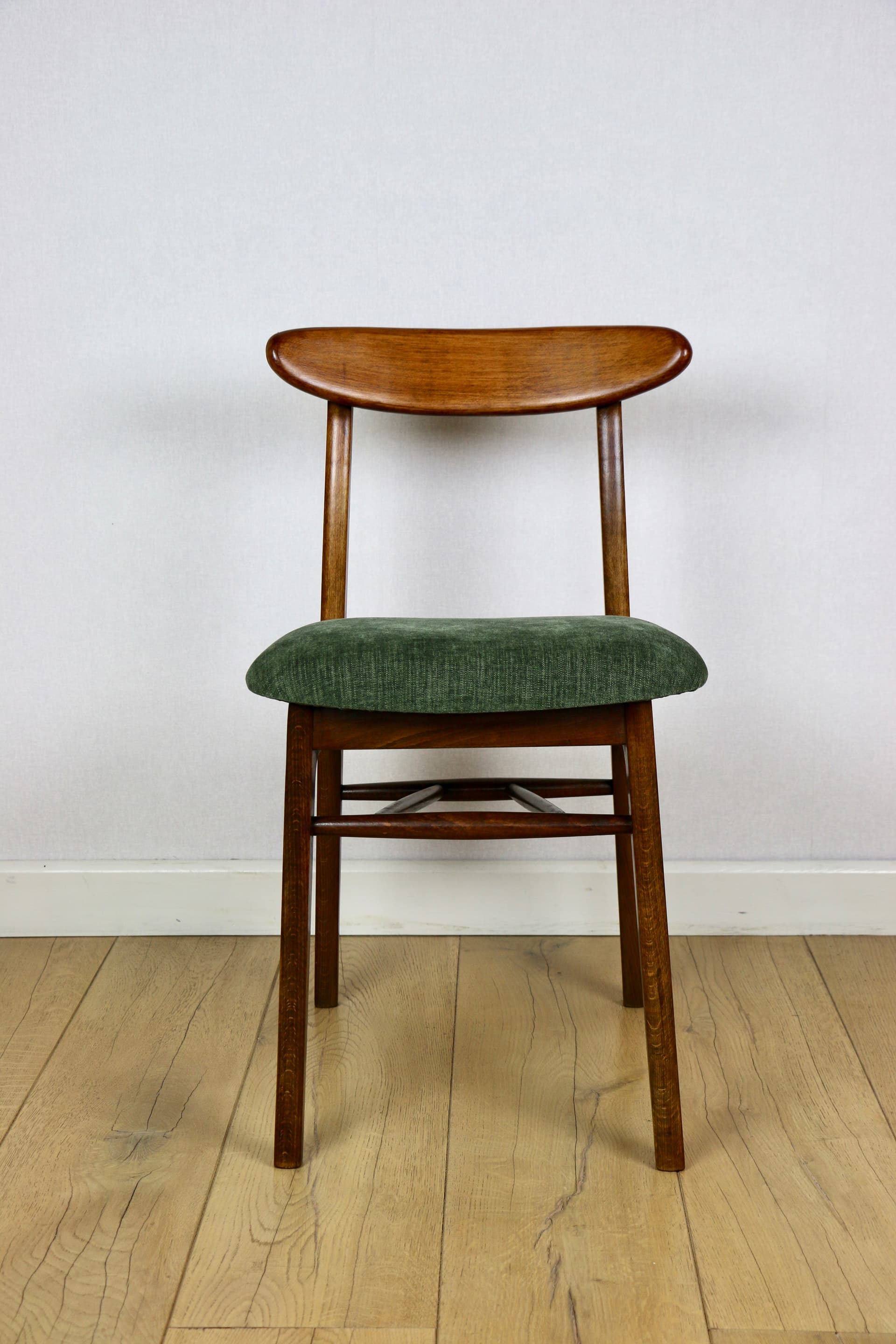 Krzesło, zielone, proj. R. Hałas, Polska, lata 70. - 193945