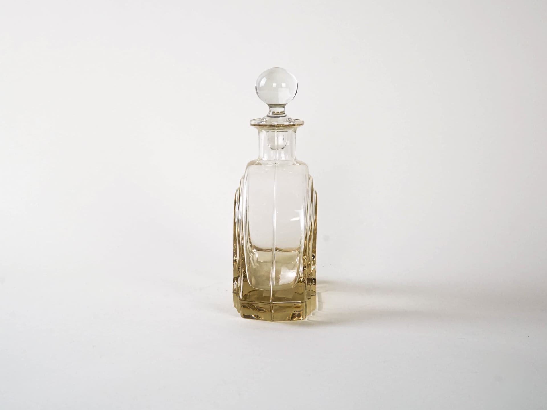 Decanter, golden glass, Italy, 1970s. - 193973