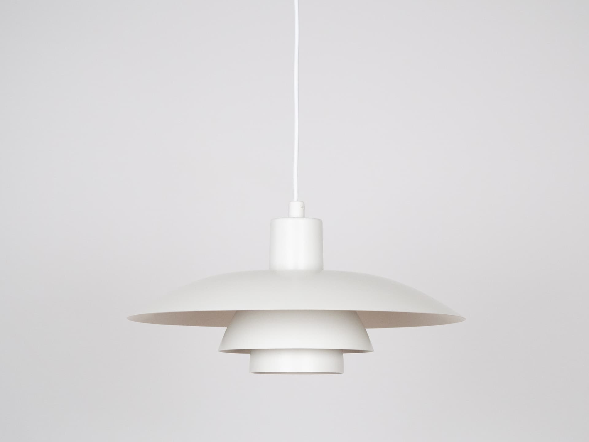 Lampa wisząca PH 4/3, biały, aluminium, proj. P. Henningsen, Louis Poulsen, Dania, lata 90. - 194477