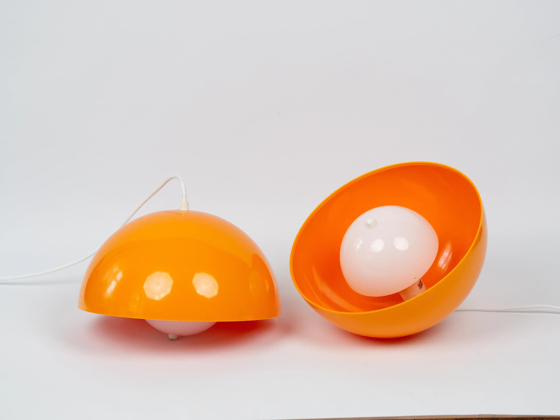 Pomarańczowe aluminiowe lampy wiszące space-age, Dania, lata 70. - 13584