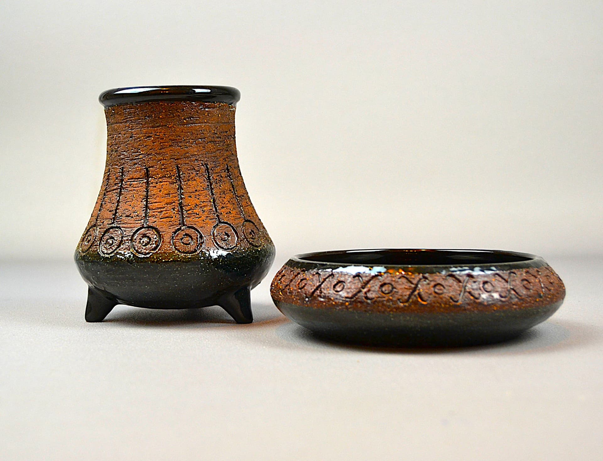 Set of decorative vessels, brown black, ceramics, by E. Bjerény, Sweden, 1960s. - 194560