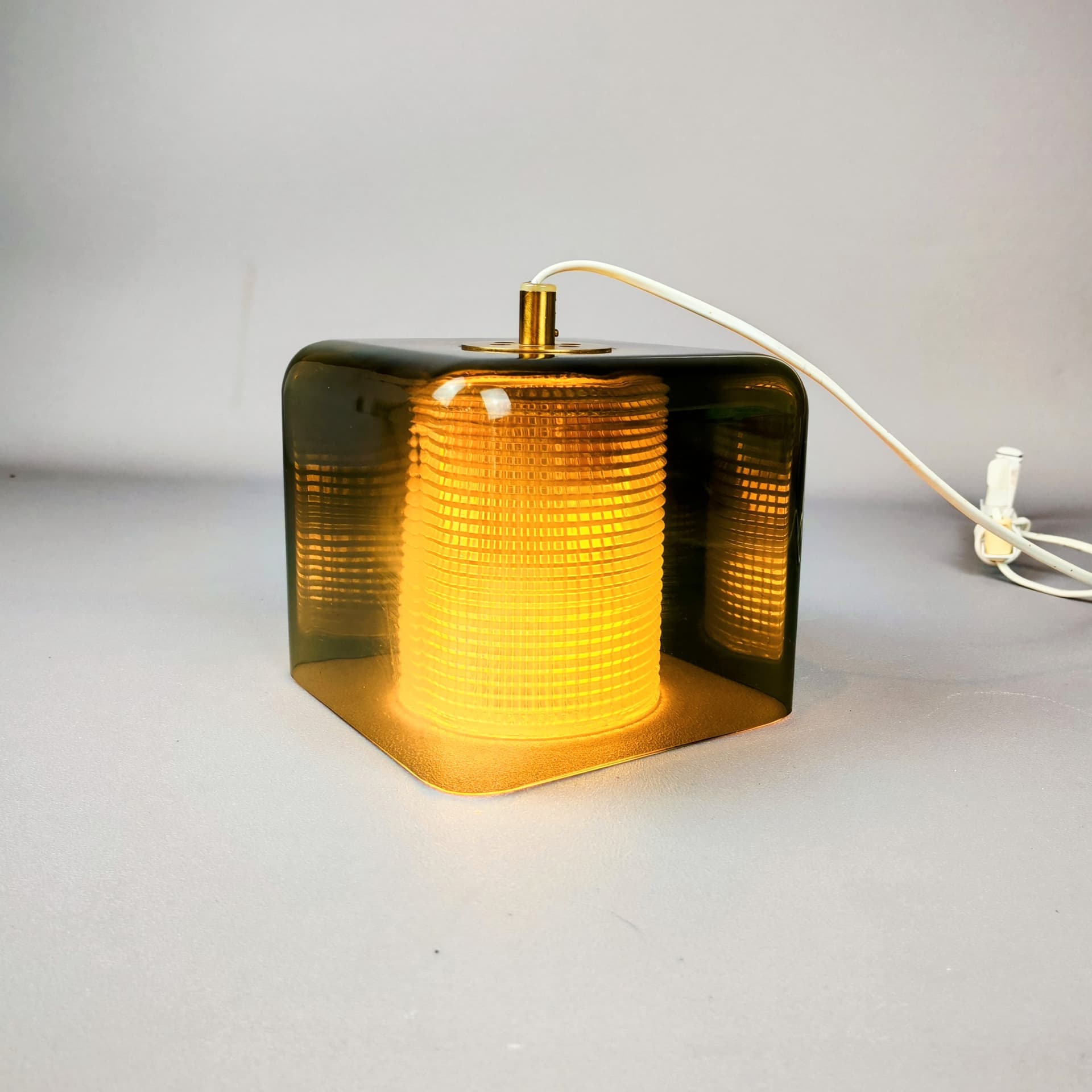 Lampa sufitowa, oliwkowa zieleń szkło, proj. C. Fagerlund, Orrefors, Szwecja, lata 60. - 194601