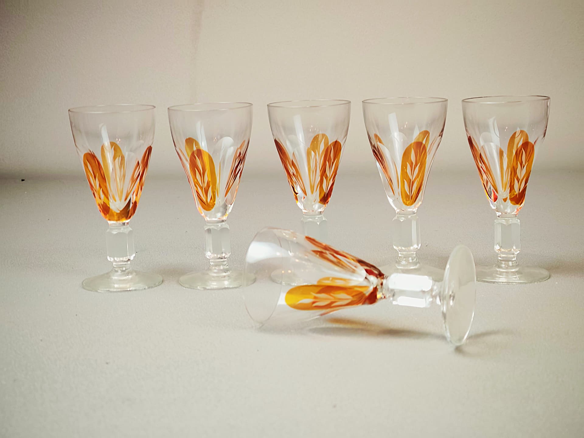 Zestaw kieliszków z karafką, art déco, szkło kryształowe przezroczyste bursztynowy, Europa, początek XX w. - 194889