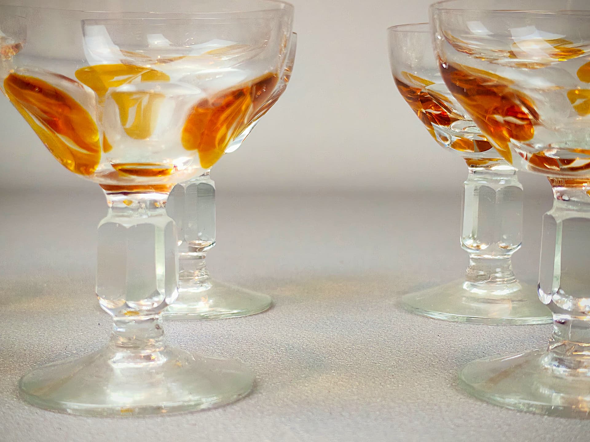 Komplet kieliszków do nalewek Golden Honey, transparentny, kryształ, Europa, początek XX w. - 194911