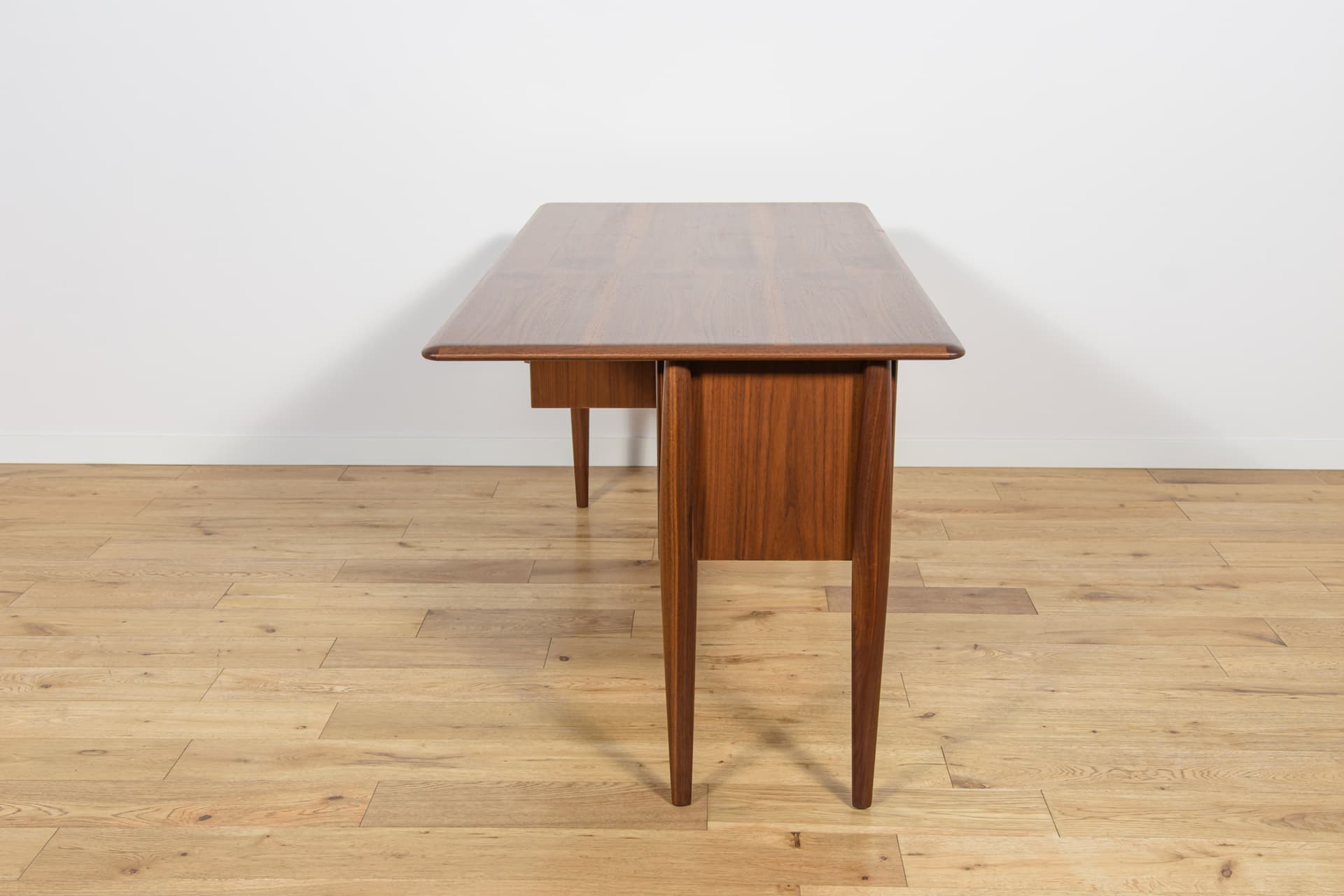 Biurko, orzech brązowy, proj. G. Strand, Lelangs Möbelfabrik, Szwecja, lata 60. - 195061