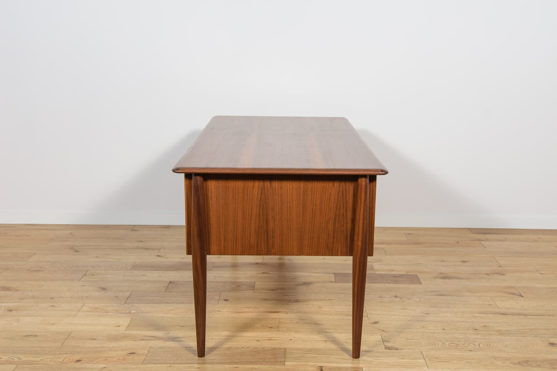 Biurko, orzech brązowy, proj. G. Strand, Lelangs Möbelfabrik, Szwecja, lata 60. - 195066