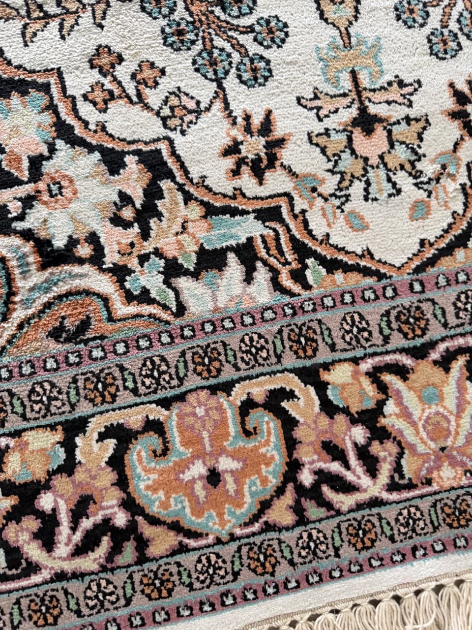 Rug Ghoum, 200x120 cm, ivory white silk, India - 195132