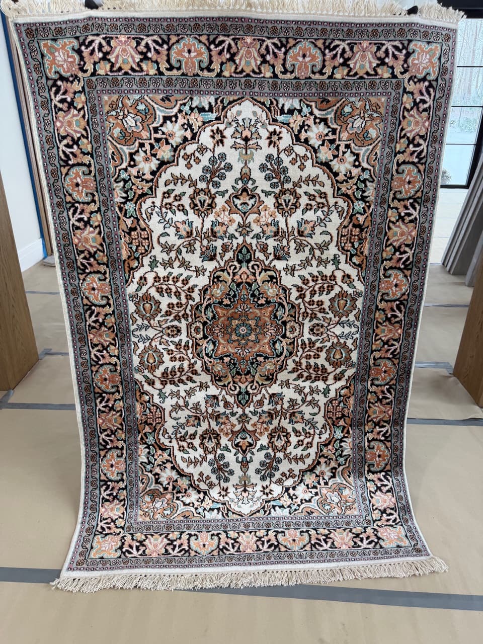 Rug Ghoum, 200x120 cm, ivory white silk, India - 195121