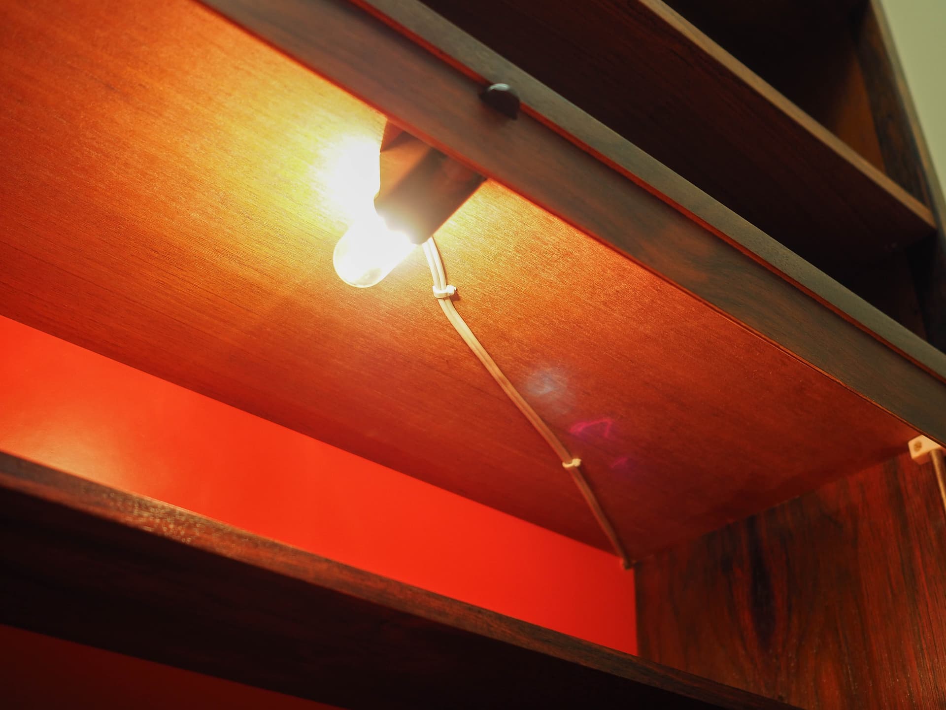 Biblioteczka, palisander brązowy, proj. I. Kofod-Larsen, Dania, lata 70. - 195347