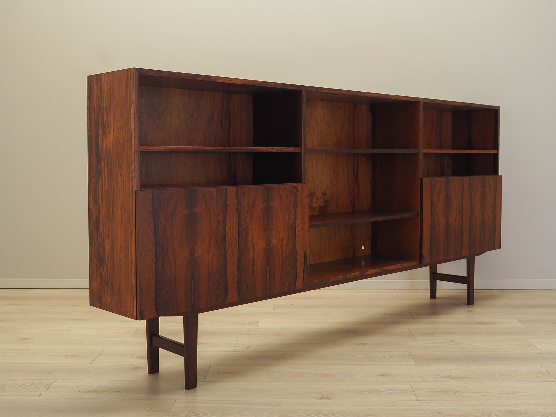 Biblioteczka, palisander brązowy, proj. I. Kofod-Larsen, Dania, lata 70. - 195346