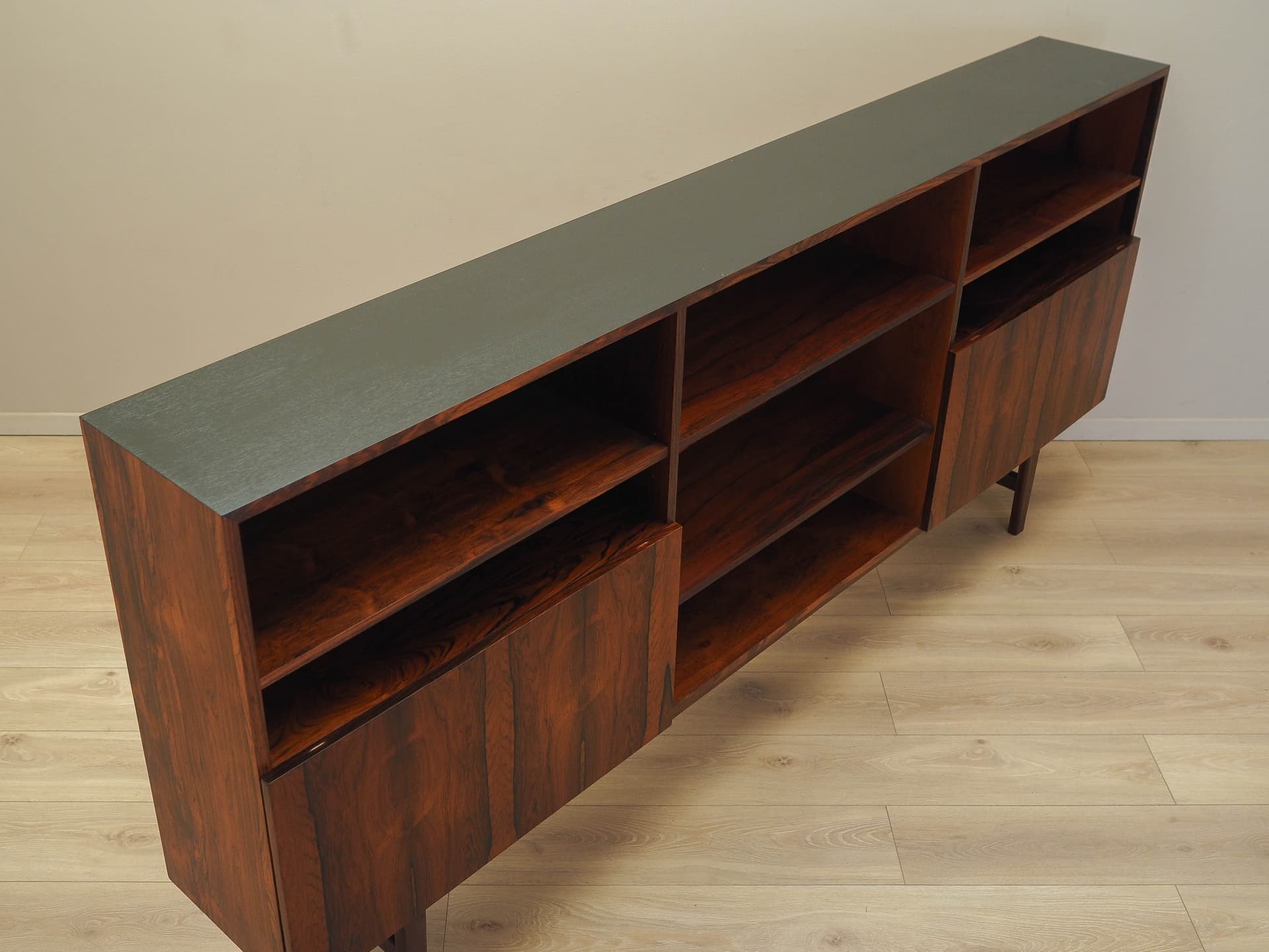 Biblioteczka, palisander brązowy, proj. I. Kofod-Larsen, Dania, lata 70. - 195349