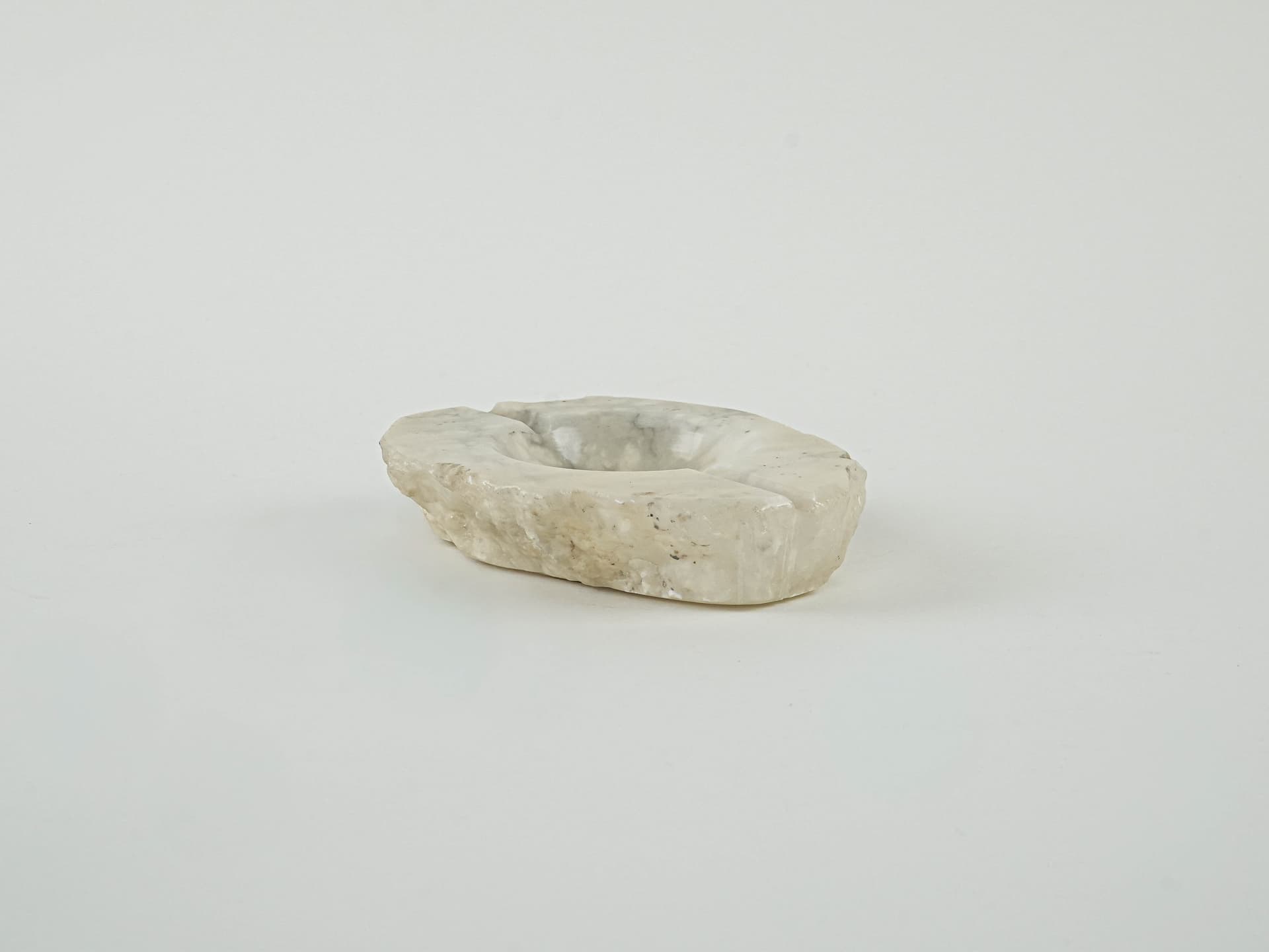 Ashtray, beige onyx, Italy, 1970s. - 195472