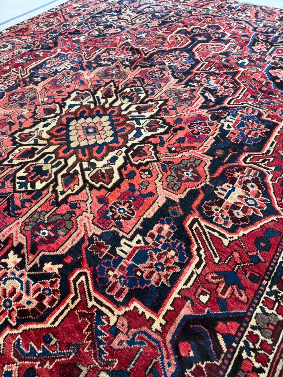 Rug Bahtiari Hamadan, 385x300 cm, multicolor wool, Iran - 195763