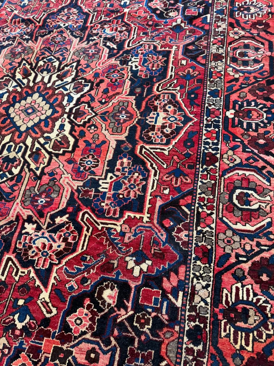 Rug Bahtiari Hamadan, 385x300 cm, multicolor wool, Iran - 195768