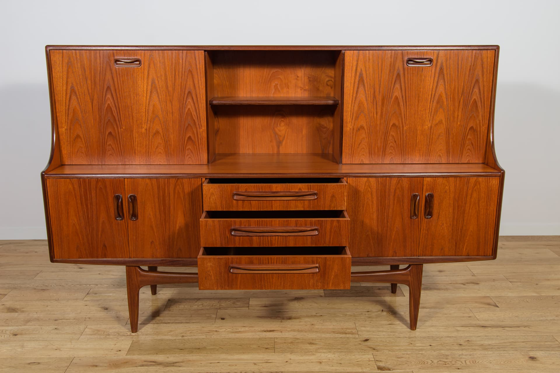 Cabinet, light brown teak, by V. Wilkins, G-Plan, United Kingdom, 1960s. - 196484