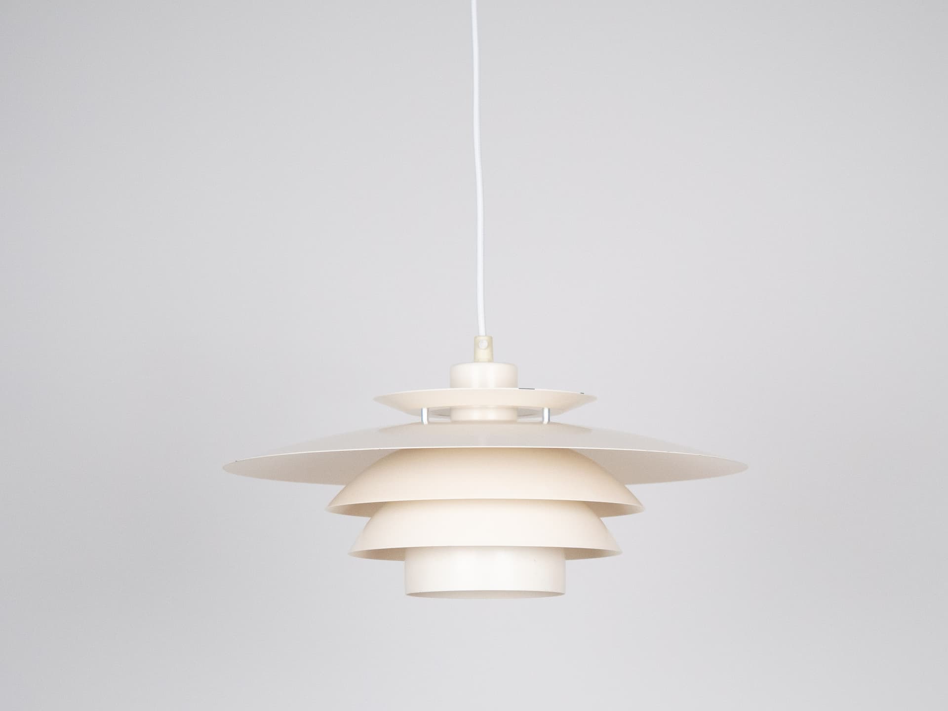 Lampa wisząca Bless, biała, aluminium, proj. B. Nordsted, Dania, lata 80. - 196536