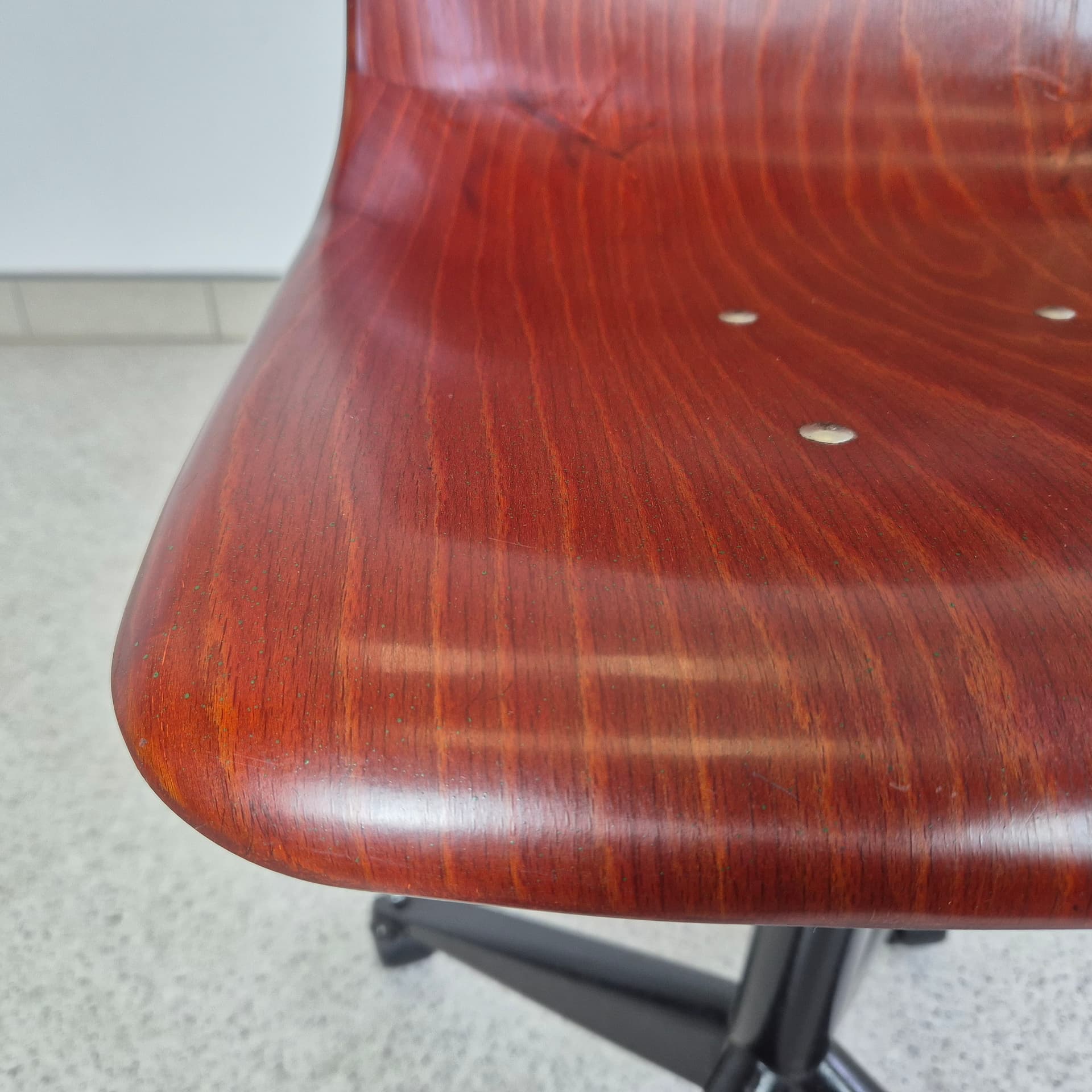 Krzesło biurowe, ciemnobrązowa sklejka, stal czarna, proj. E. Flötotto, Niemcy, lata 60. - 197037