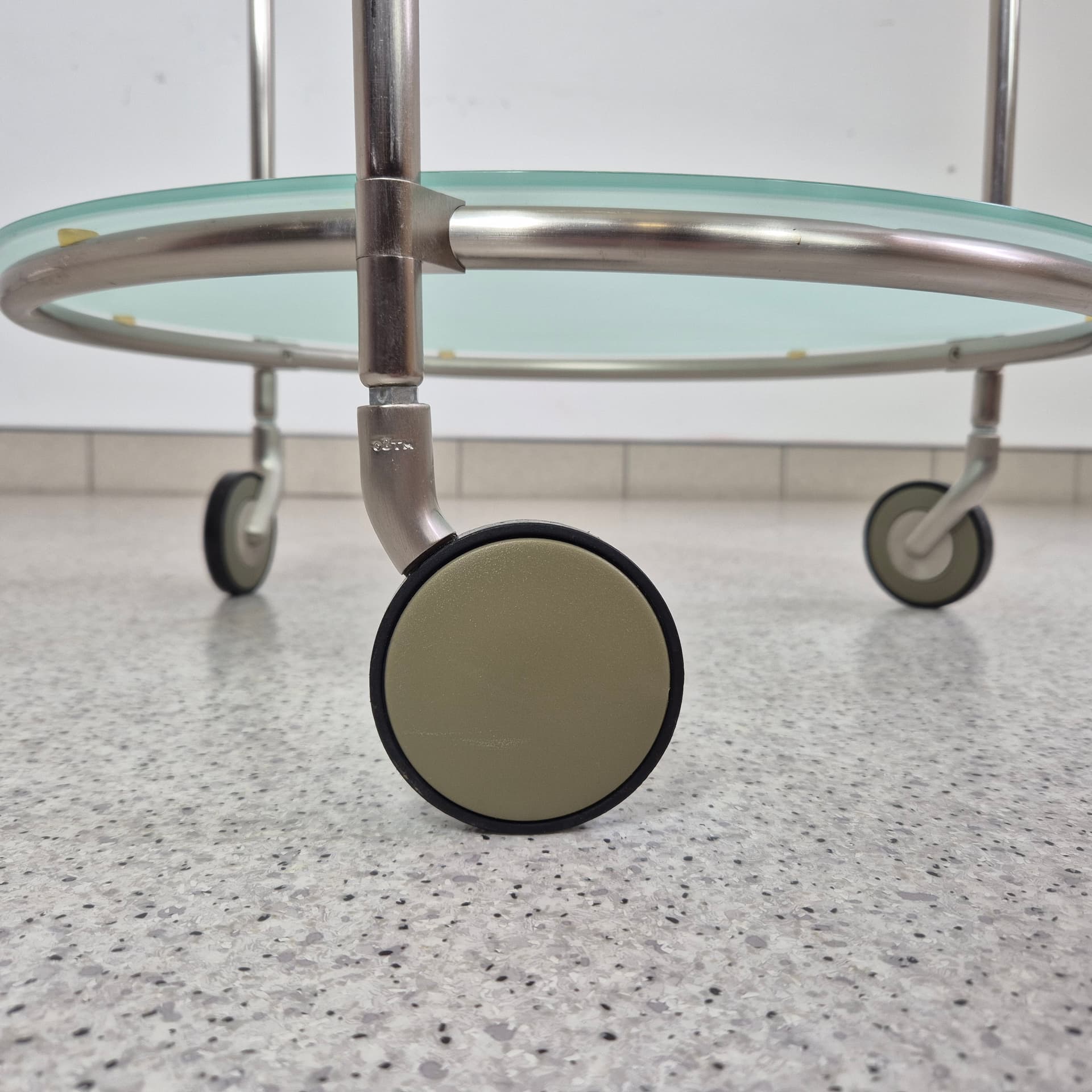 Stolik Strind, szkło transparent, metal chromowany, proj. E. Johansson, Ikea, Szwecja, lata 80. - 197070