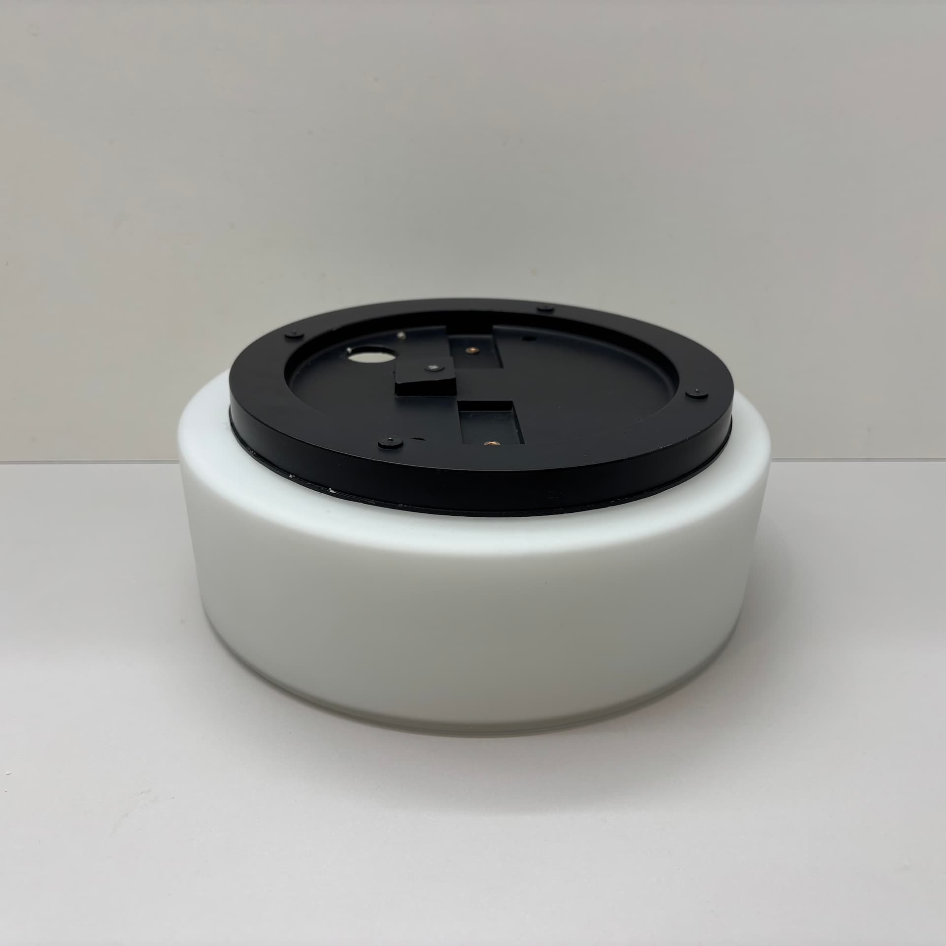 Plafon Bauhaus, szkło białe, Niemcy, lata 70. - 197240