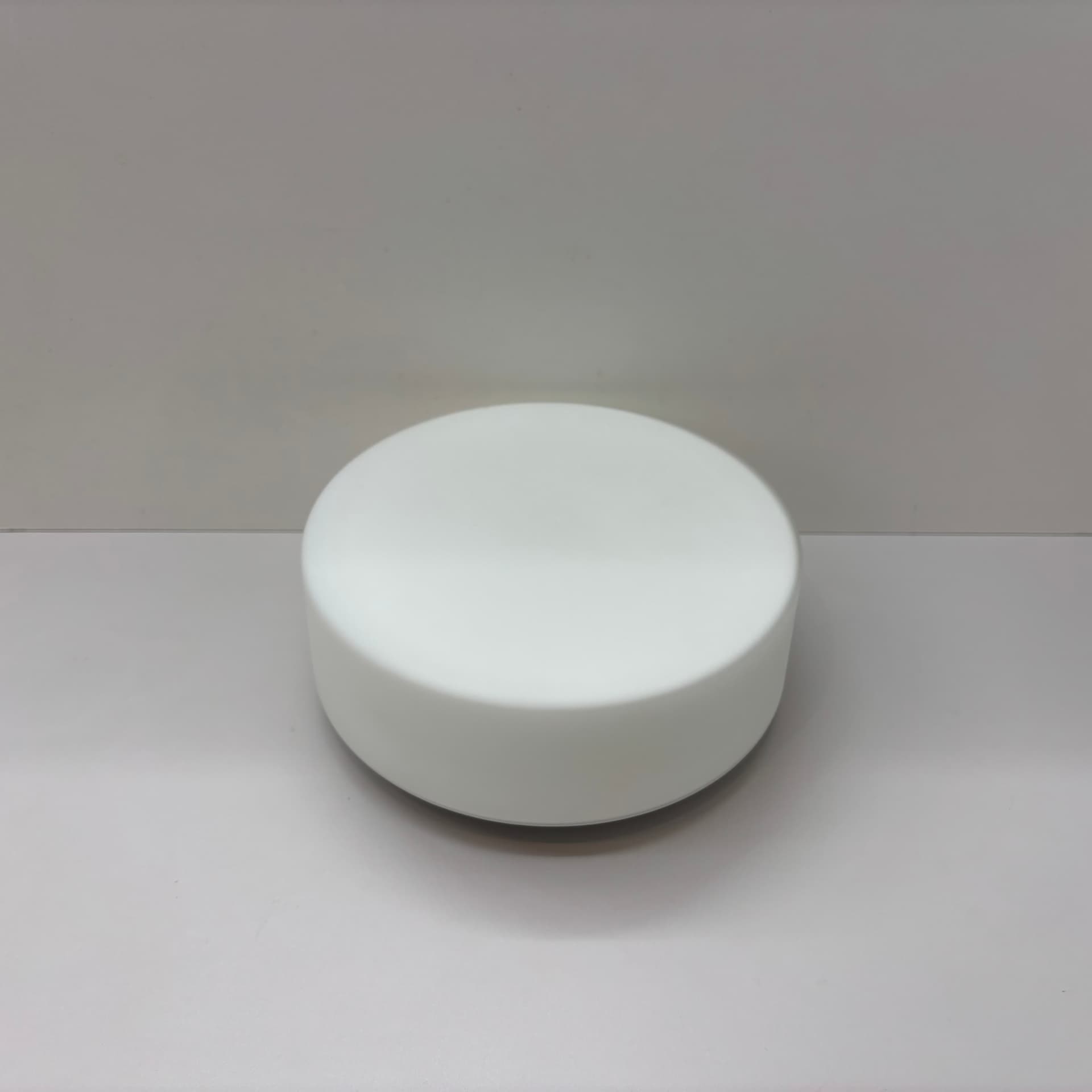 Plafon Bauhaus, szkło białe, Niemcy, lata 70. - 197244