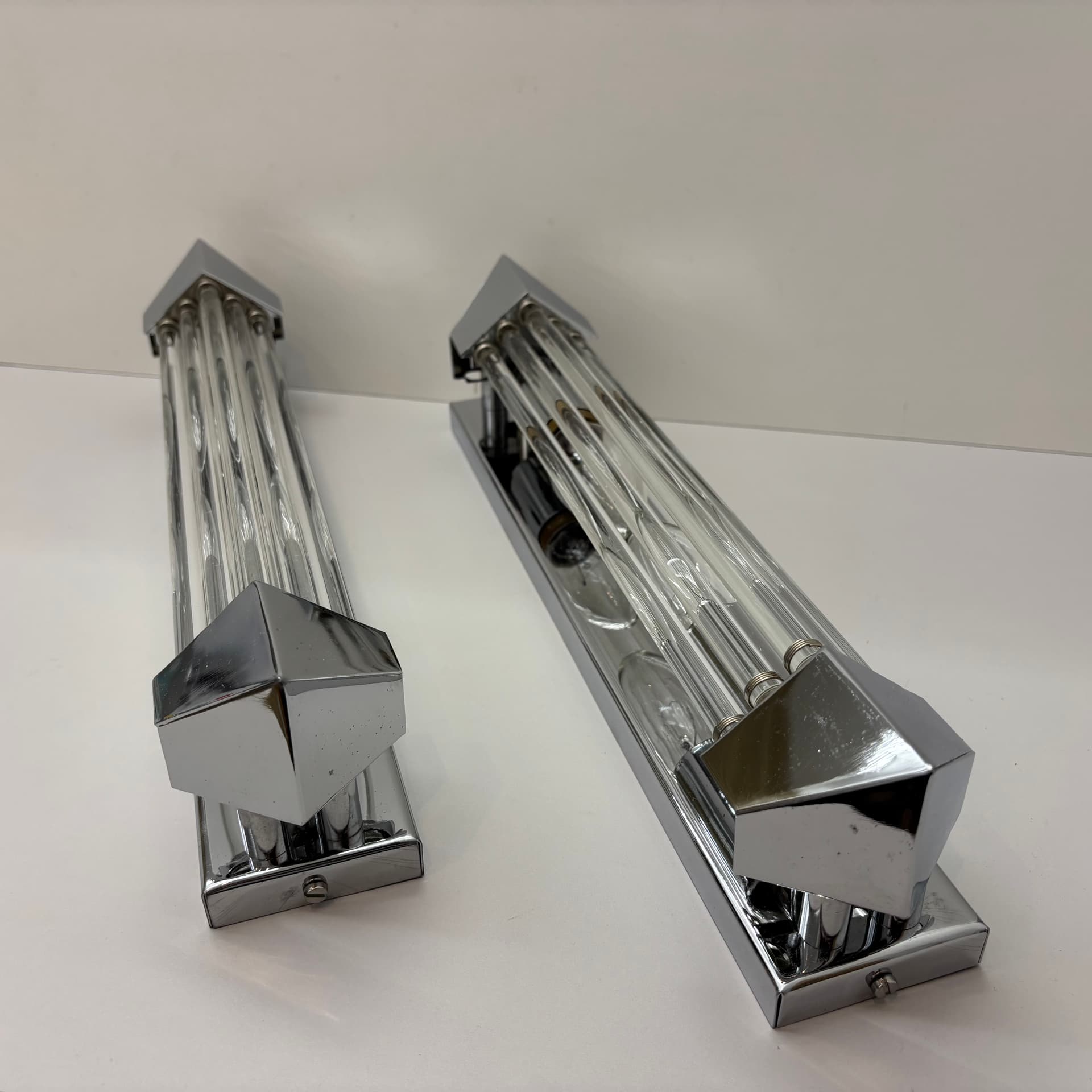 Para kinkietów, chromowana stal srebrna, szkło przezroczyste, Włochy, lata 80. - 197255