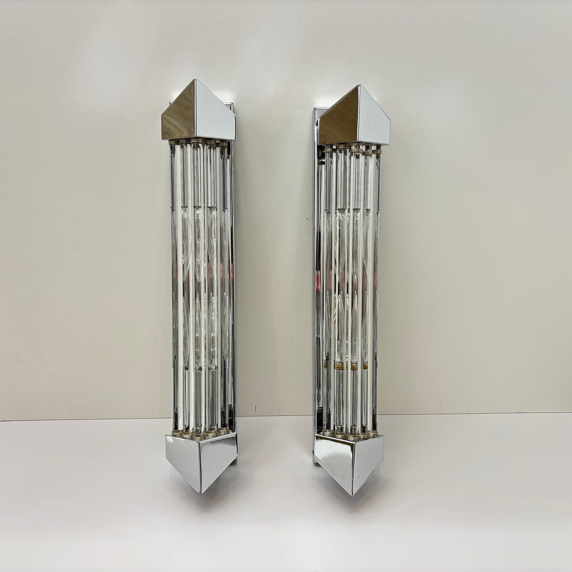 Para kinkietów, chromowana stal srebrna, szkło przezroczyste, Włochy, lata 80. - 197260