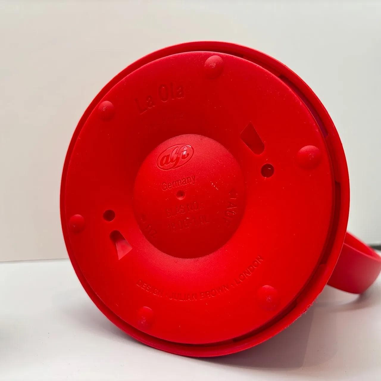 Thermal Carafe La Ola, red black, plastic glass, by J. Brown London, Germany, 1990s. - 13719