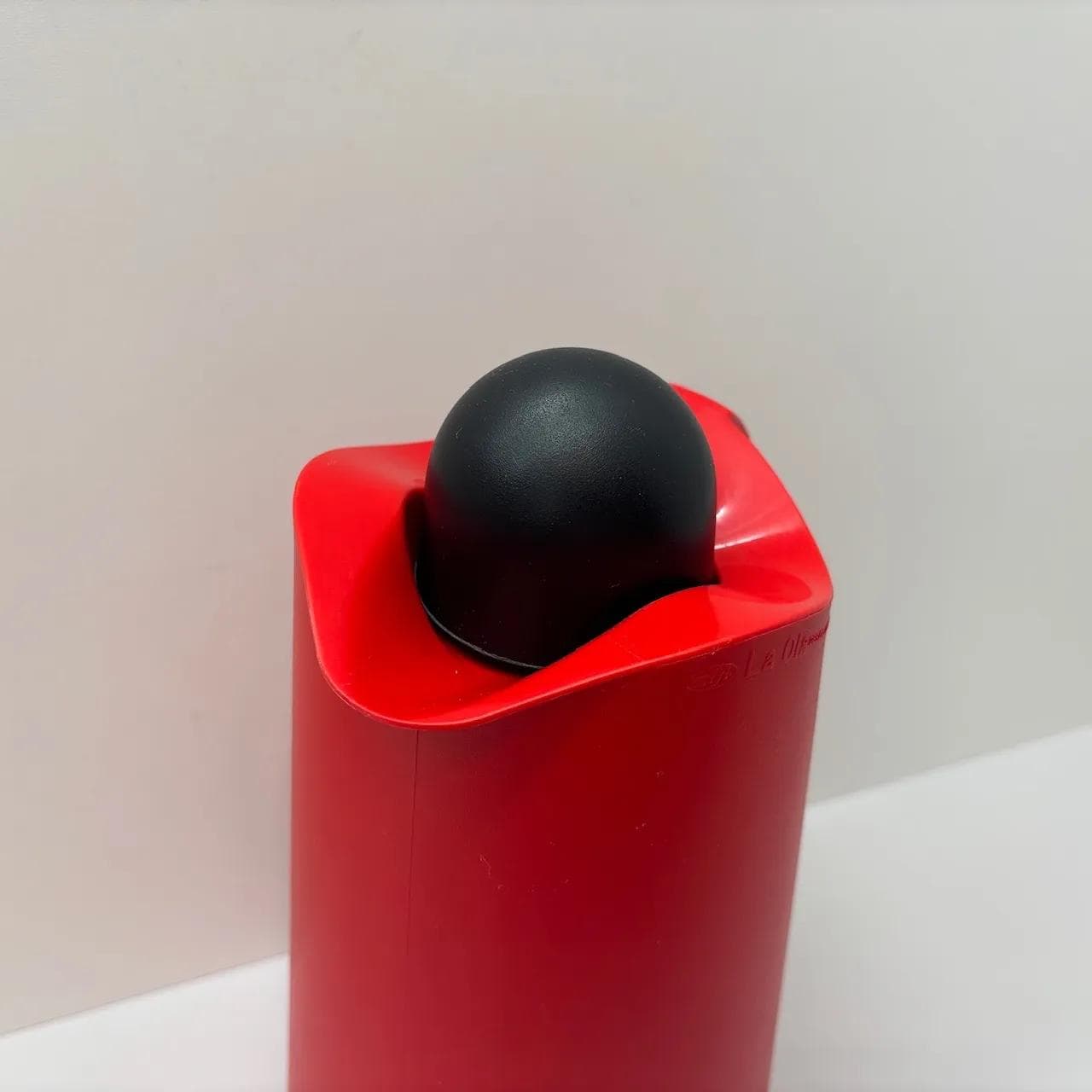 Thermal Carafe La Ola, red black, plastic glass, by J. Brown London, Germany, 1990s. - 13718