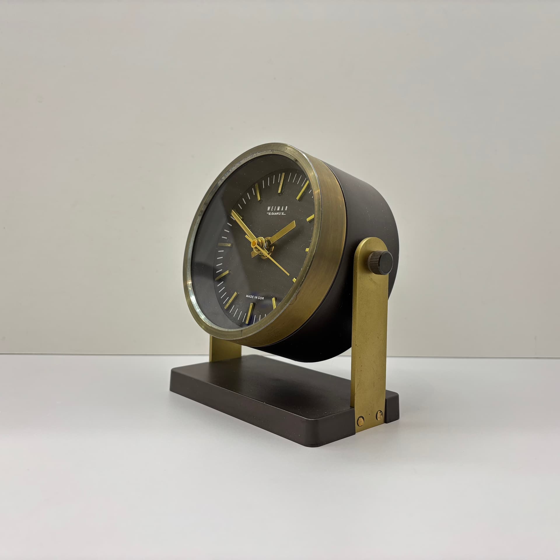 Zegar Weimar Quartz, brązowy ciemny, szkło, mosiądz, tworzywo sztuczne, Niemcy, lata 70. - 197303