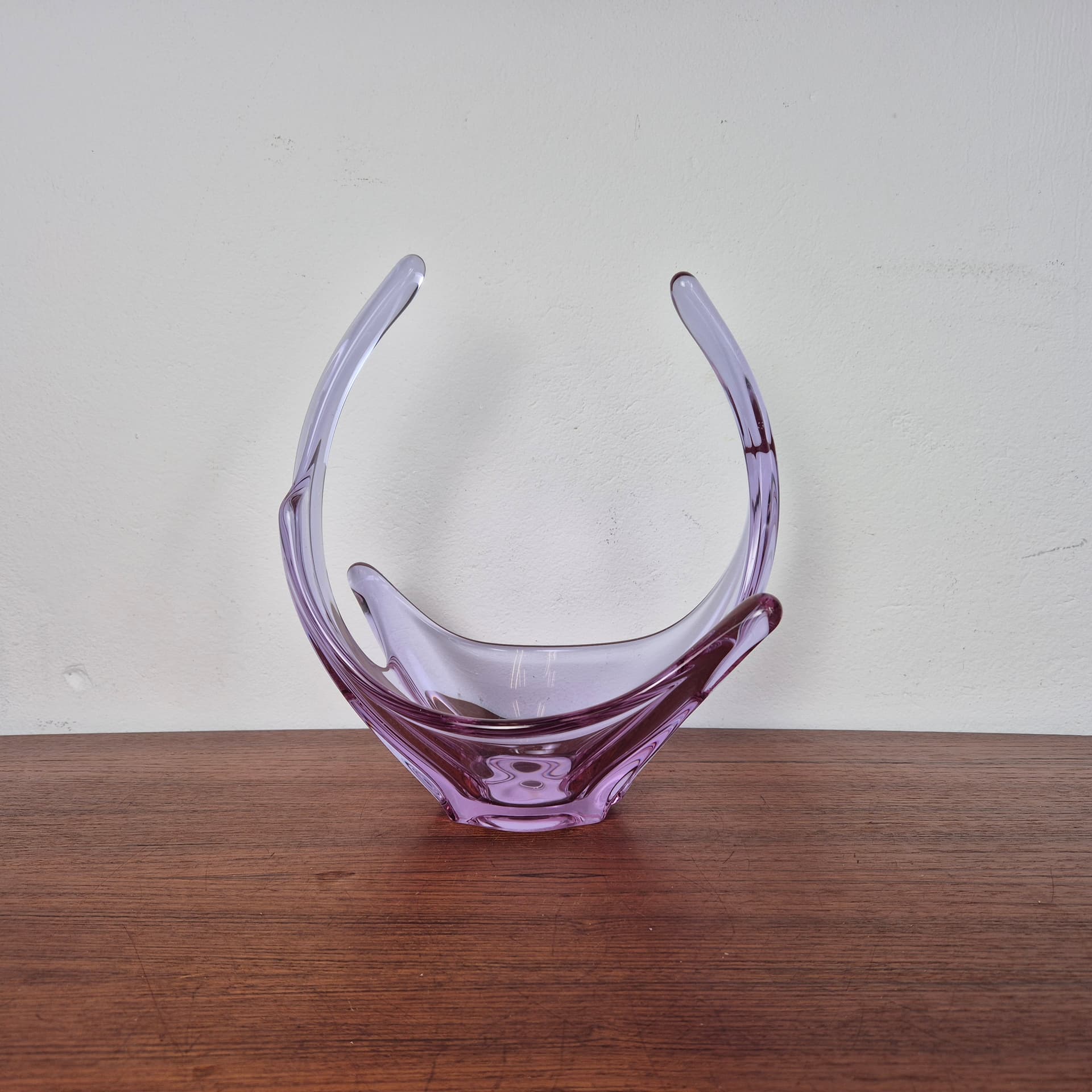 Decorative bowl, violet, glass, Belgium, 1960s. - 197545