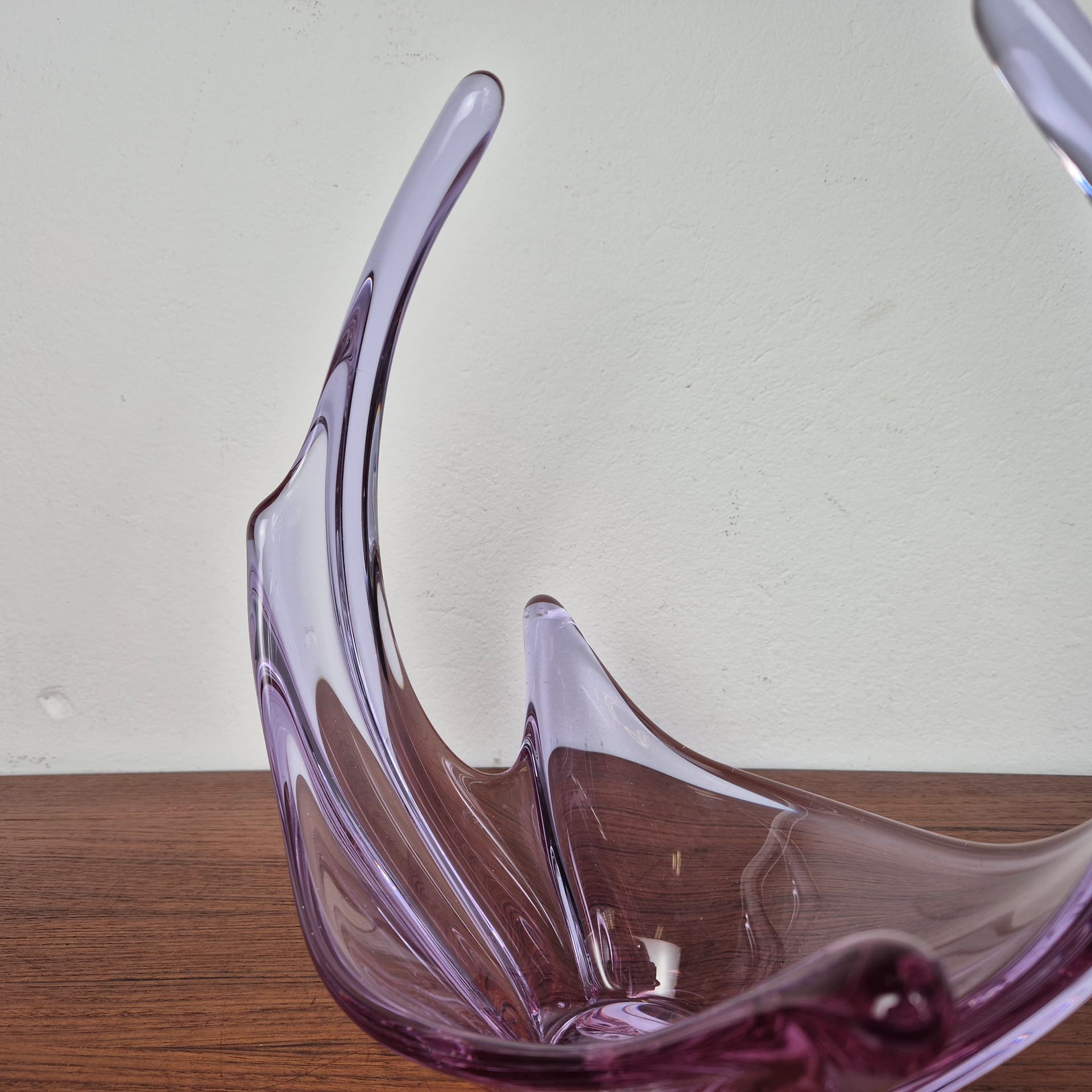 Decorative bowl, violet, glass, Belgium, 1960s. - 197541