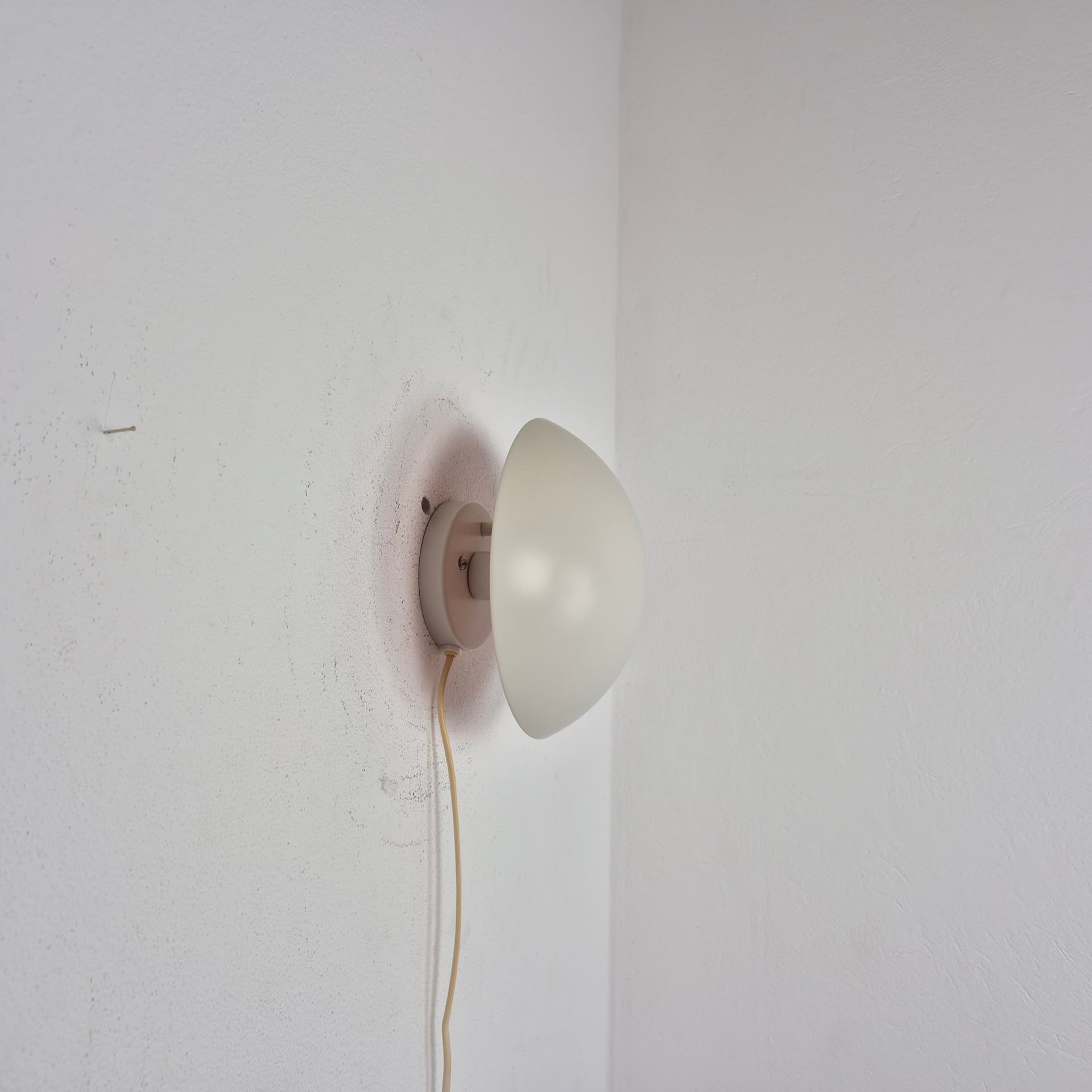 Kinkiet PH Hat, metal ivory white, proj. P. Henningsen, Louis Poulsen, Dania, lata 70. - 197551